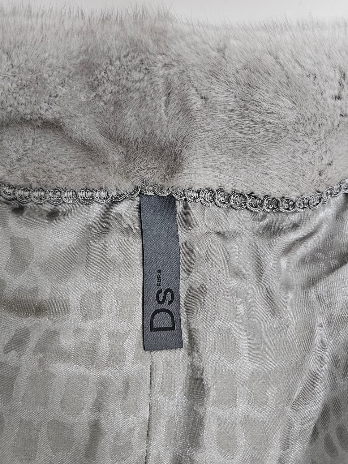 DS FURS 디에스퍼 휘메일 밍크 코트 / 여 94-100-165

 상품이미지8