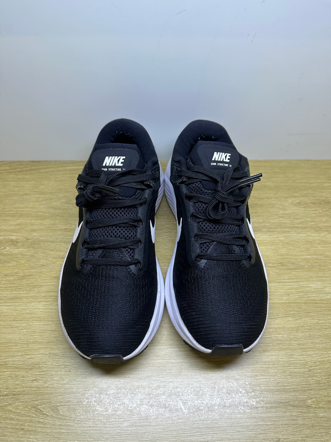 나이키 우먼스 에어줌 스트럭처24 러닝화 240 상품이미지2