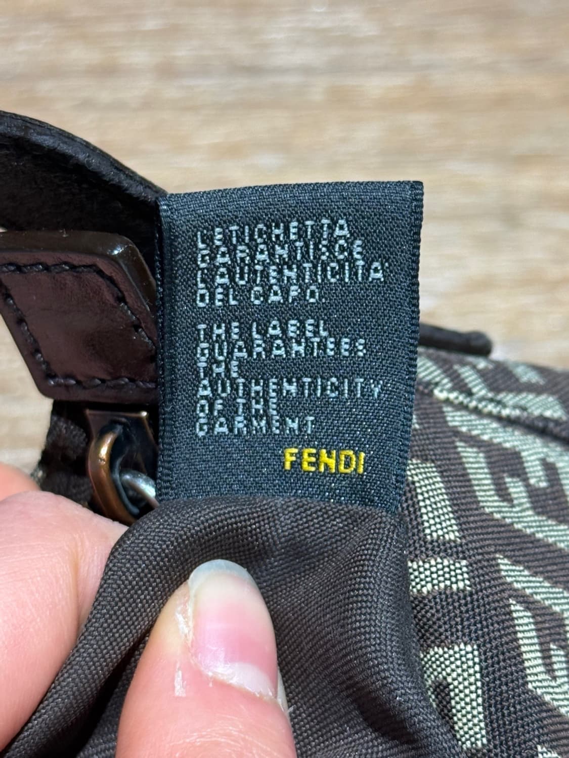 펜디 브라운 주카 미니 숄더백 상품이미지8