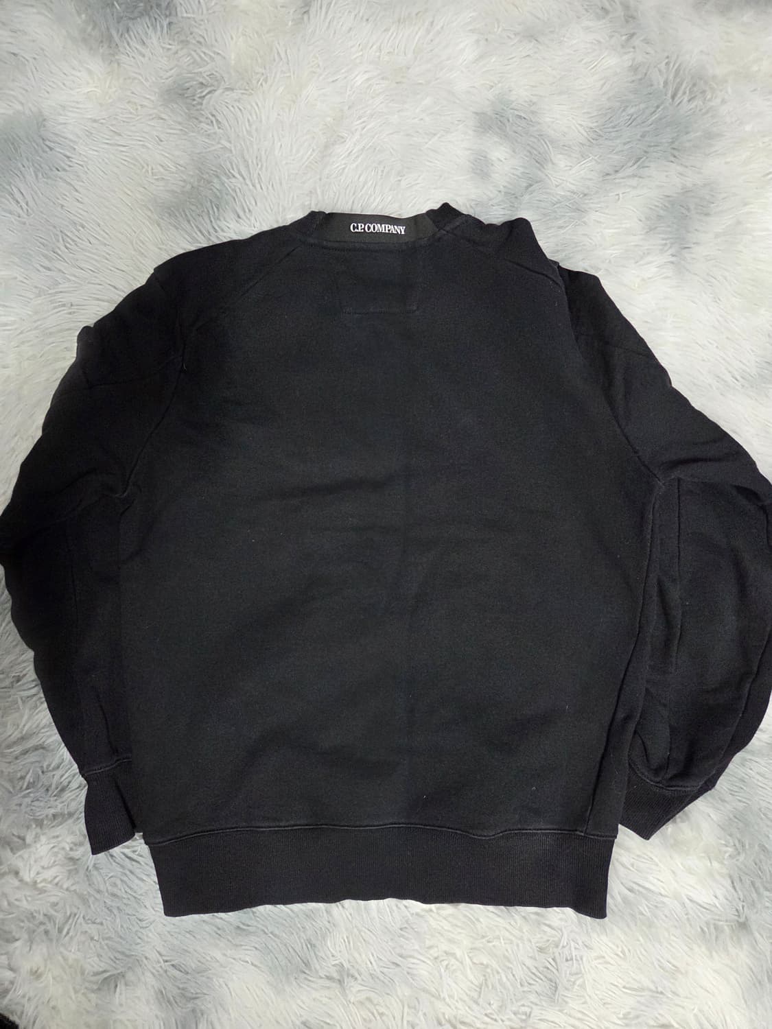 C.P. 컴퍼니 블랙 맨투맨 티셔츠 렌즈 상품이미지2