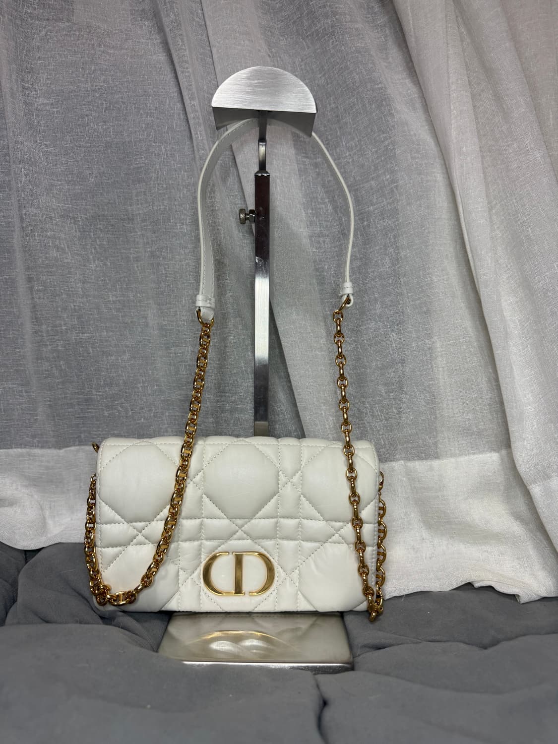 디올 카로 매크로까나쥬 미니 백 라떼 컬러 상품이미지1