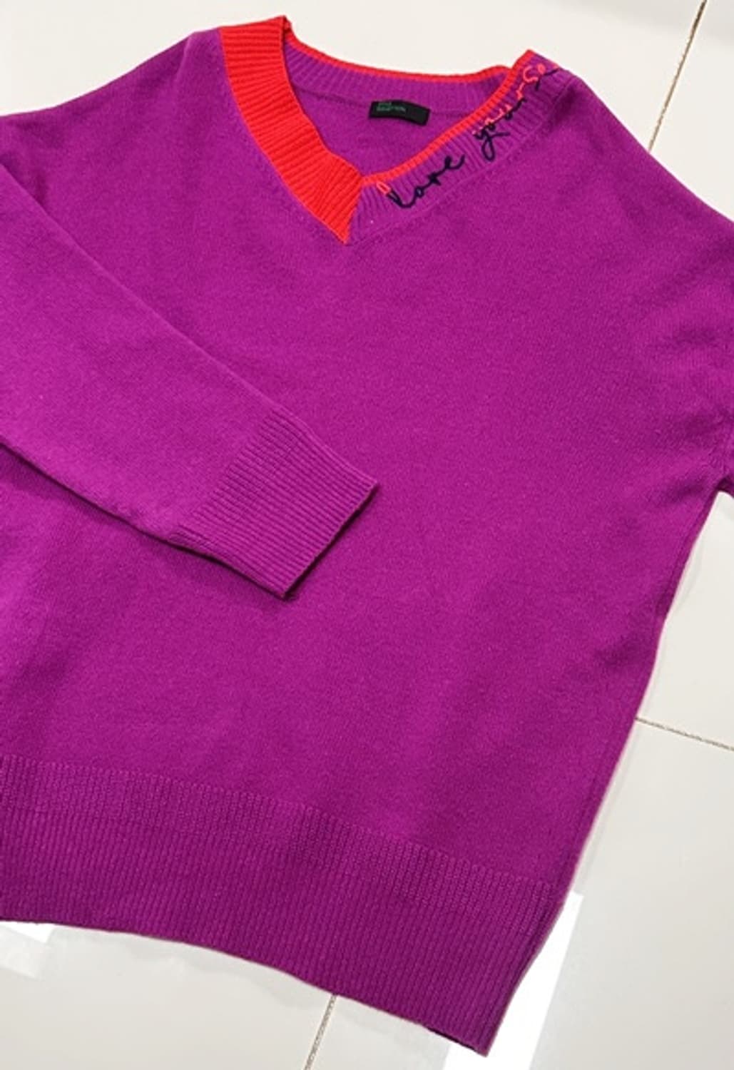 베네통 레터링 V넥 니트  상품이미지5