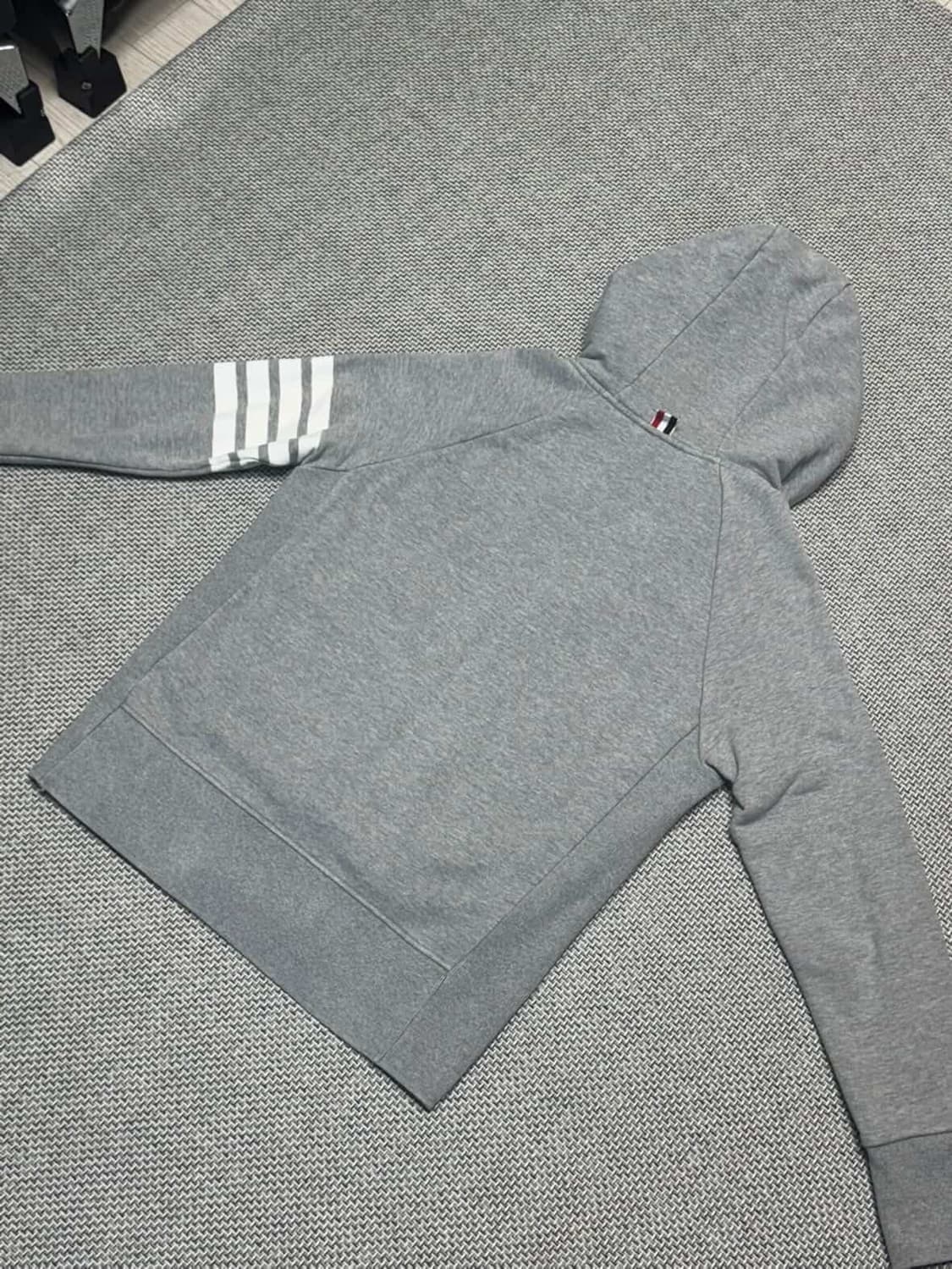 톰브라운 후드집업 상품이미지2