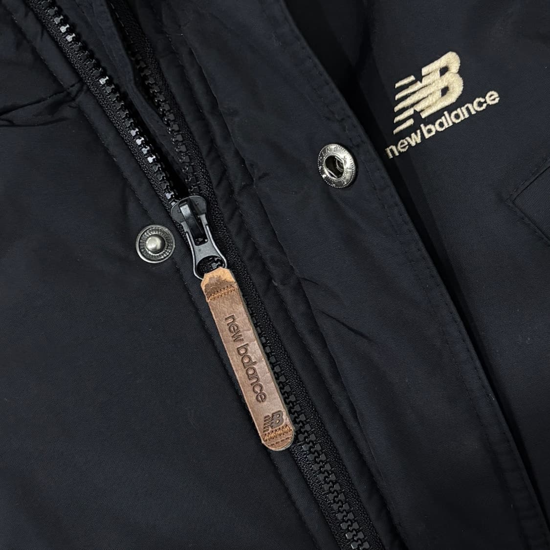 뉴발란스 라쿤퍼 여성 패딩 상품이미지3