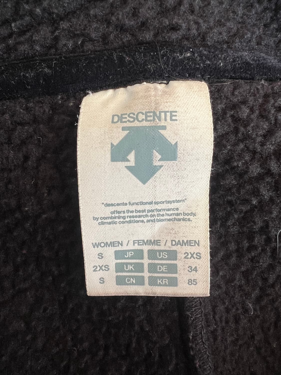 데상트 여성 블랙 하이브리드 패딩플리츠 후드집업점퍼 상품이미지7