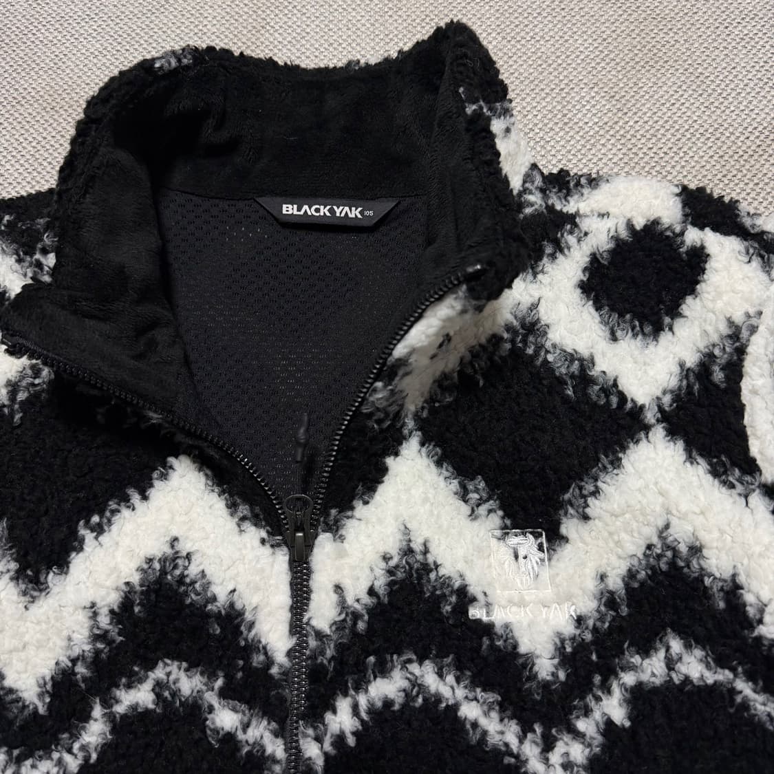 블랙야크 패턴 뽀글이 플리스 자켓 상품이미지2