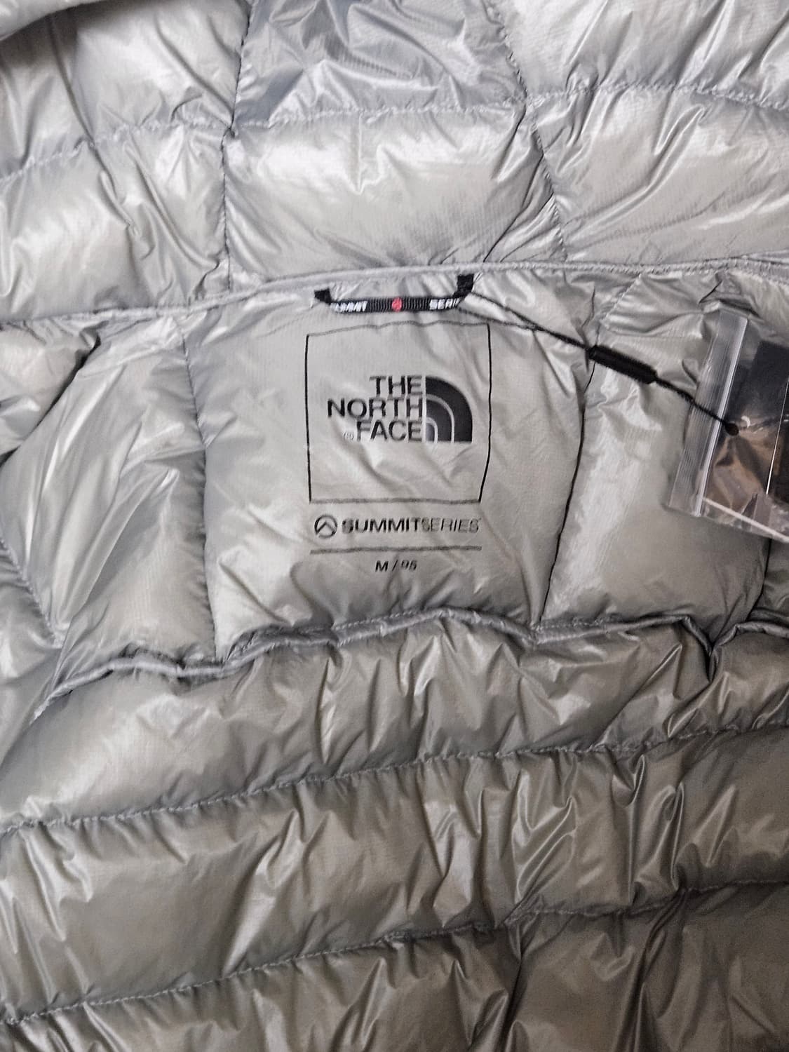노스페이스 마테호른 패딩 실버 m 상품이미지3