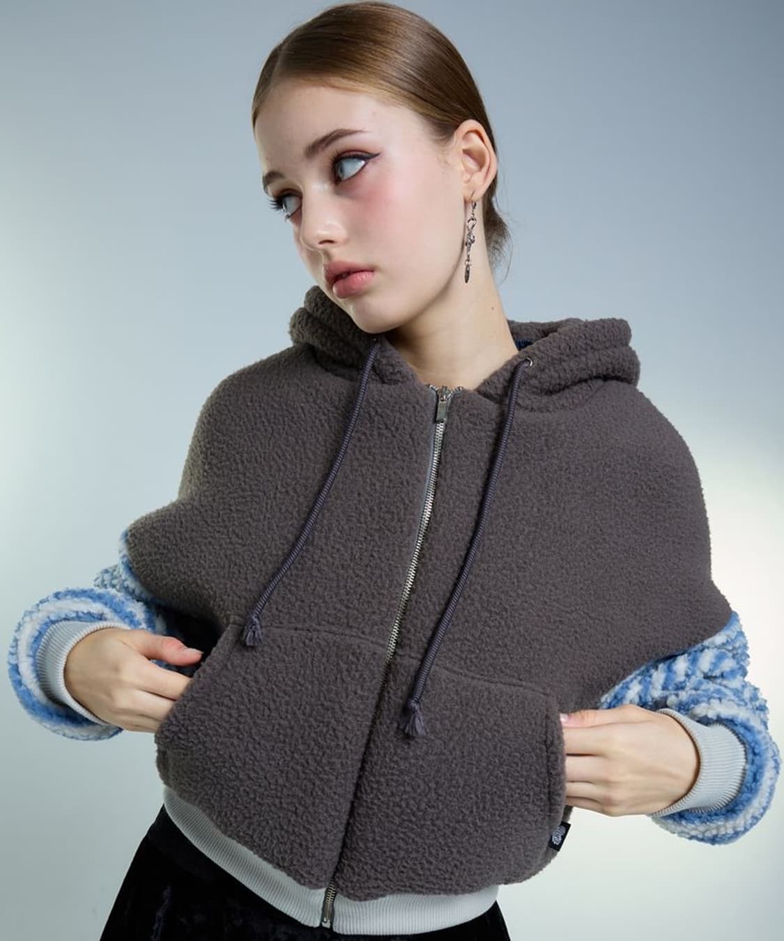 뉴진스 하니 러브이즈트루 스트라이프 집업 상품이미지2