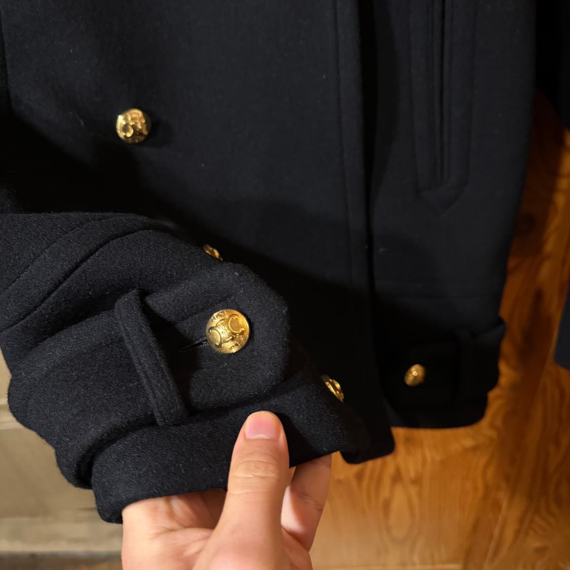 셀린느 23 F/w 트리옹프 금장 코트 자켓 상품이미지7