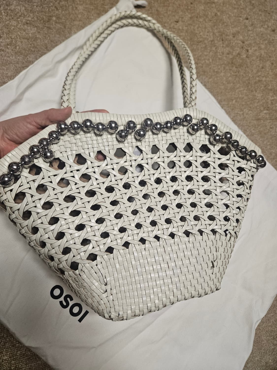 오소이 립 숄더백 벨 화이트  상품이미지3