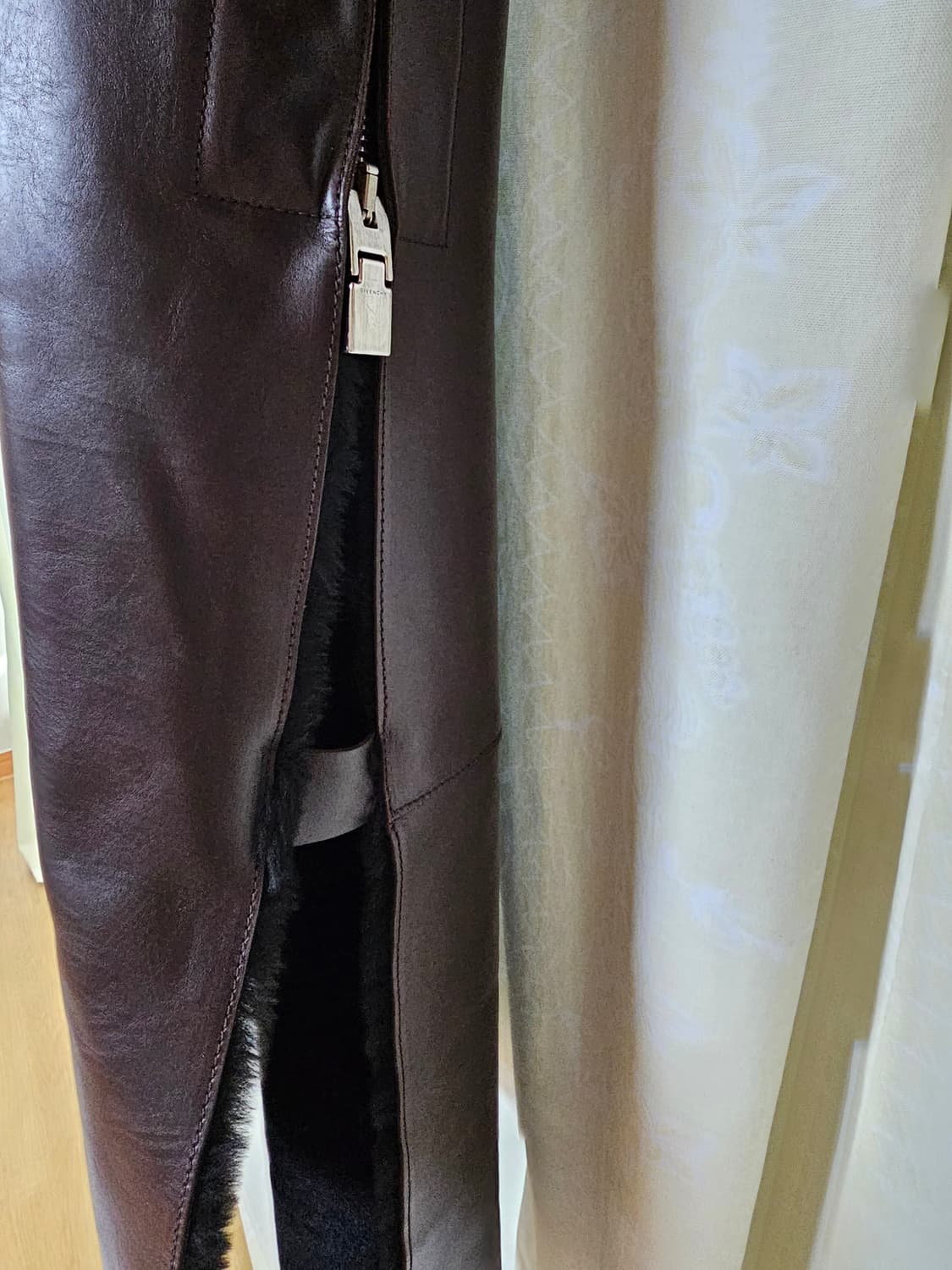 새상품 지방시 컬렉션 무스탕(2272만원) 상품이미지9