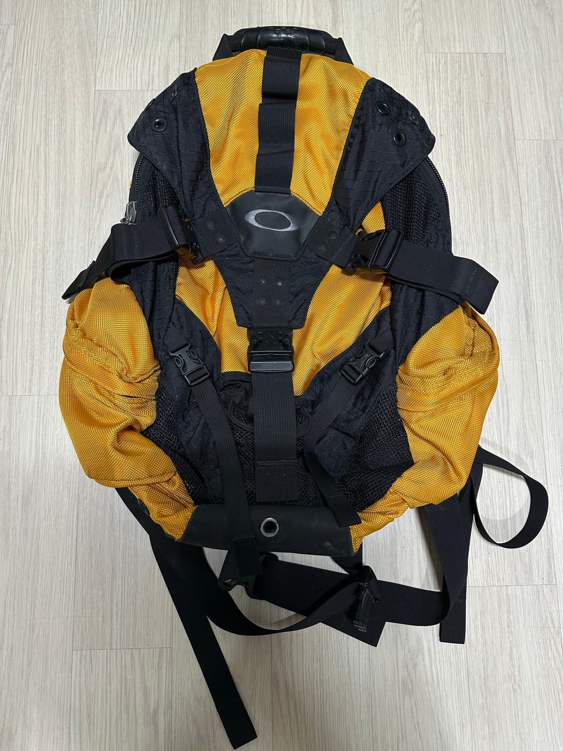 오클리 아카이브 아이콘 2.0 백팩 상품이미지1