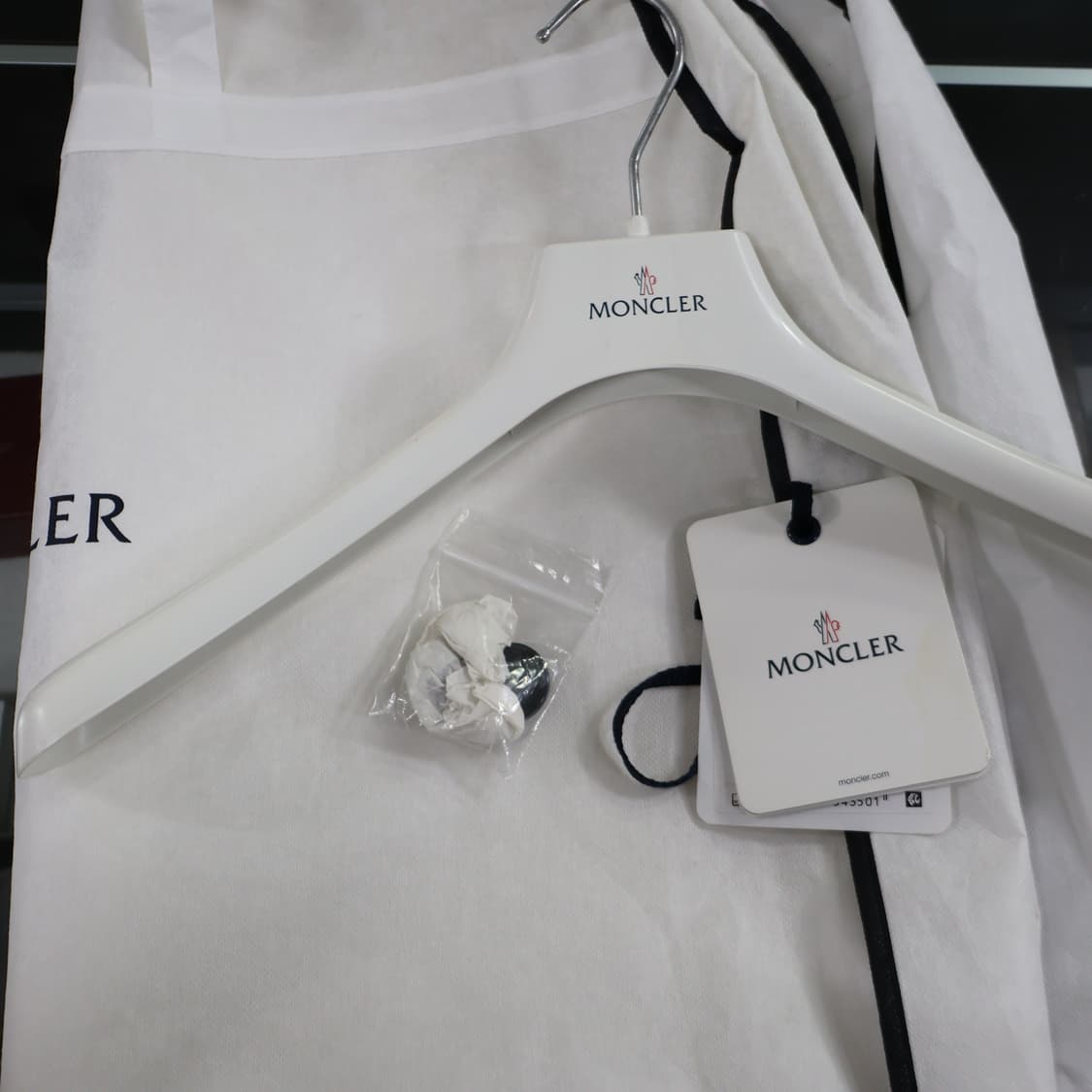 몽클레어 클루니 네이비 롱 패딩 점퍼 1/90 상품이미지10