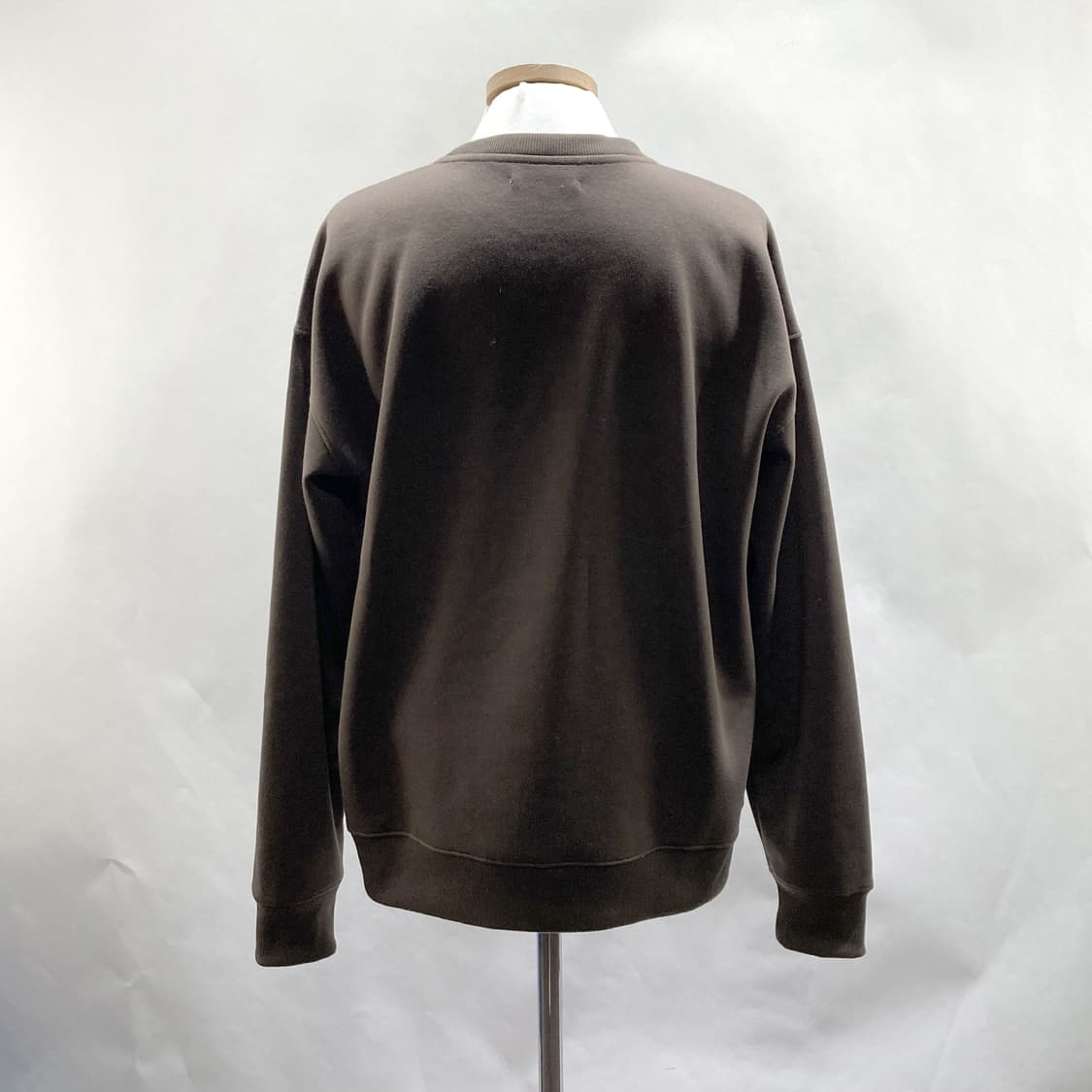 밀리언코르 2024 공용 오버핏맨투맨 브라운 L  상품이미지3