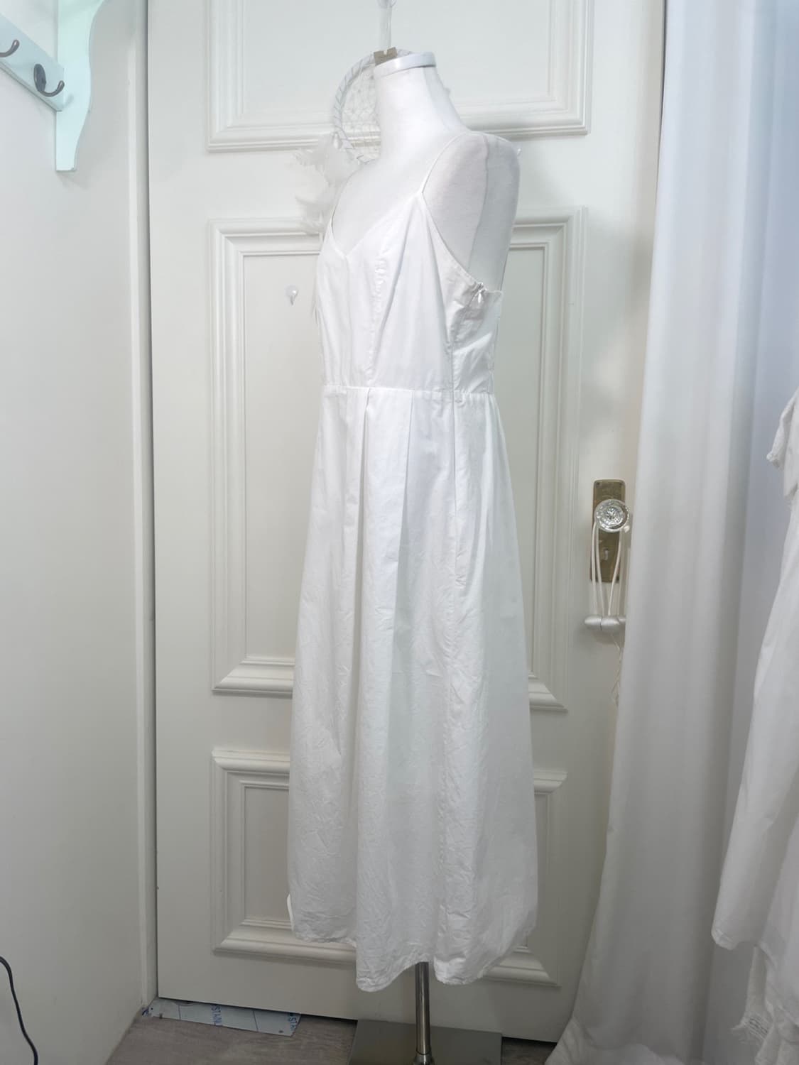 white pleats back shirring flare long op 상품이미지2