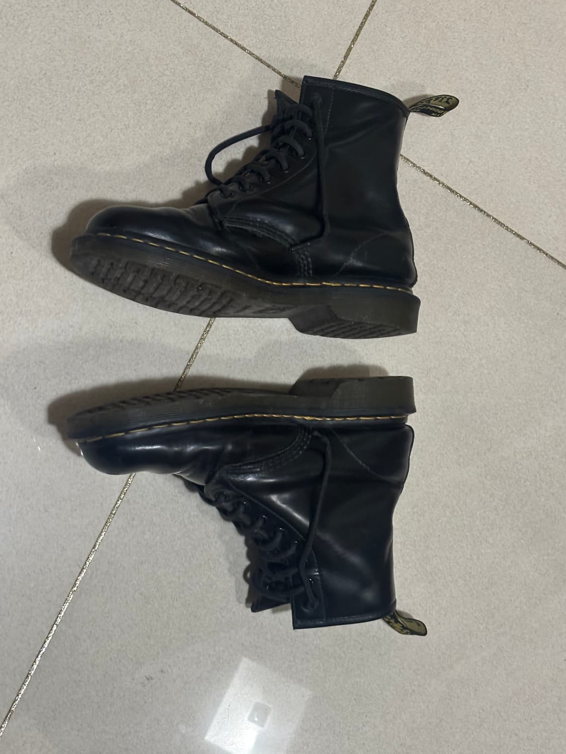 닥터마틴 1460 8홀 EU41 상품이미지4