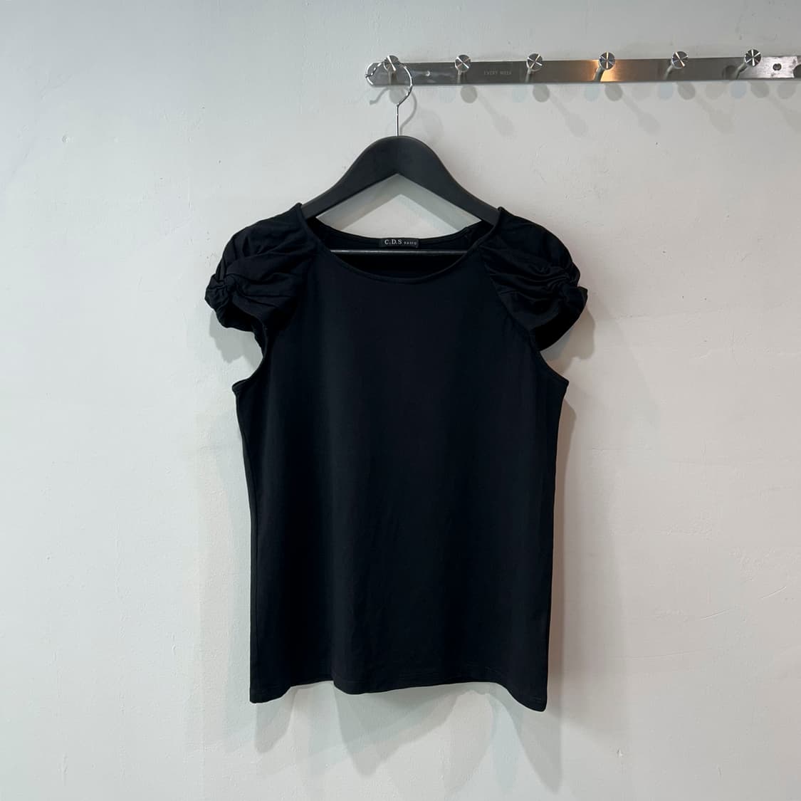 블랙 퍼프 셔링 top 상품이미지1