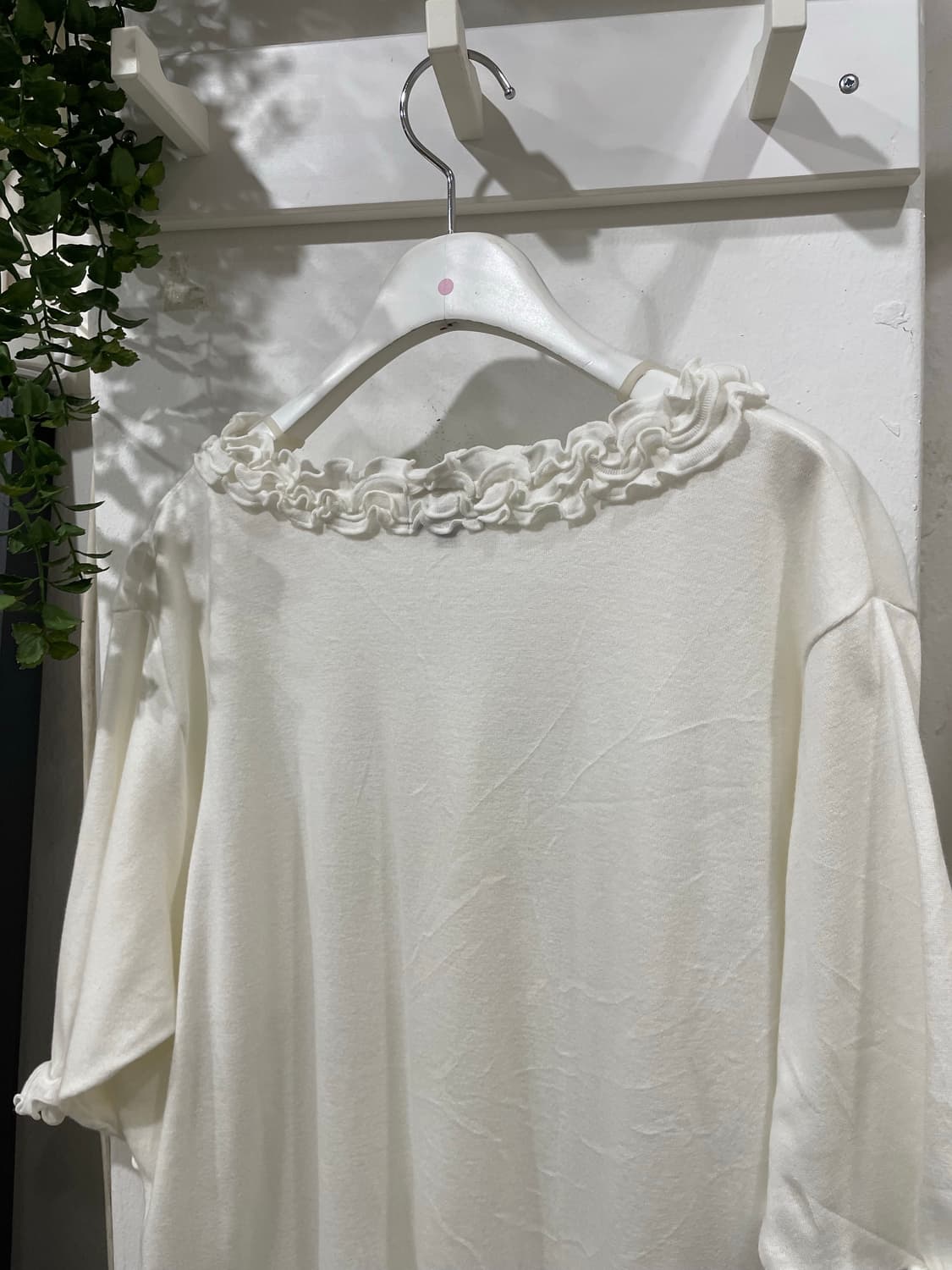 Ruffle Cross V-Neck Top 상품이미지9