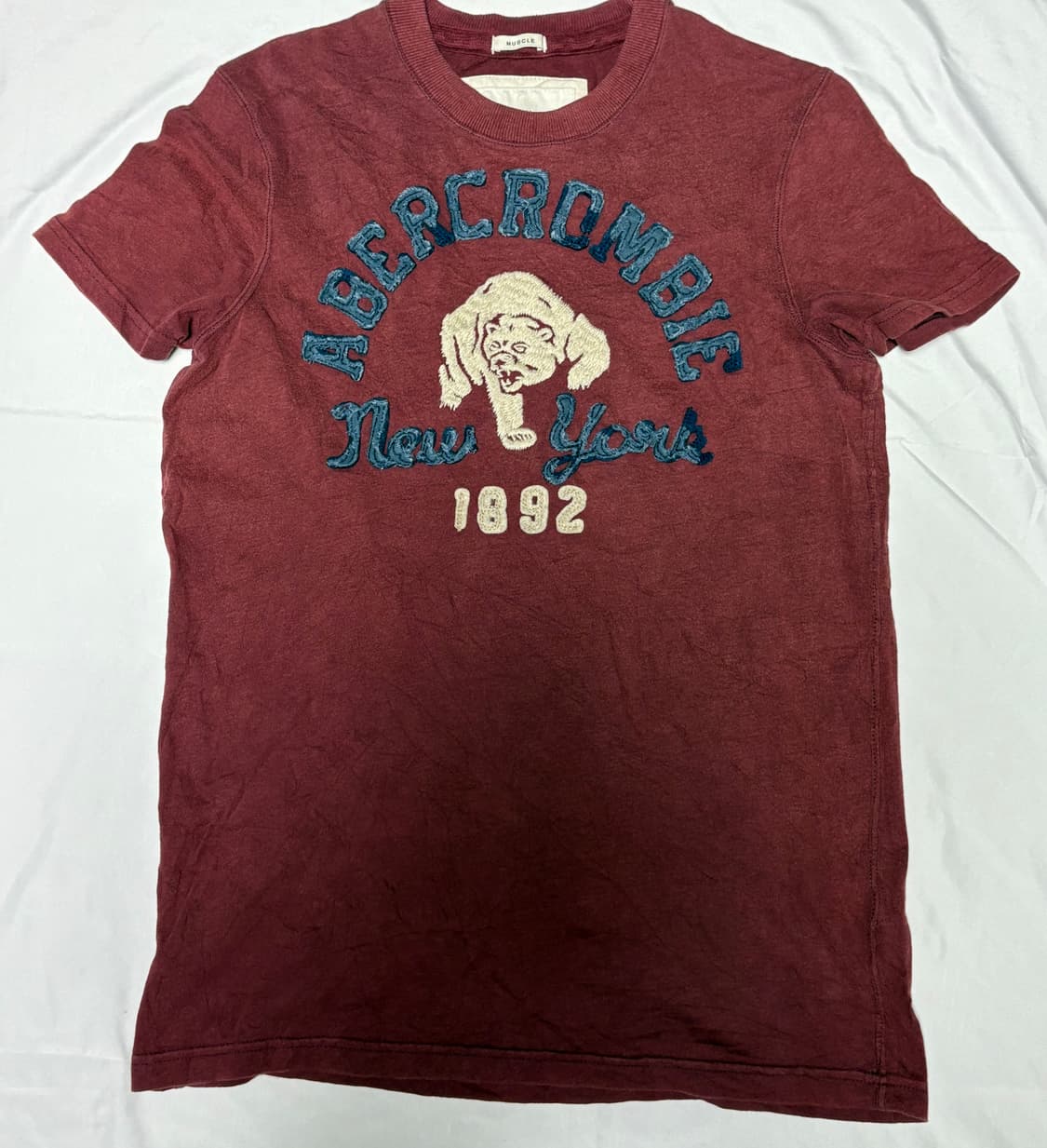 아베크롬비 버건디 반팔 상품이미지1