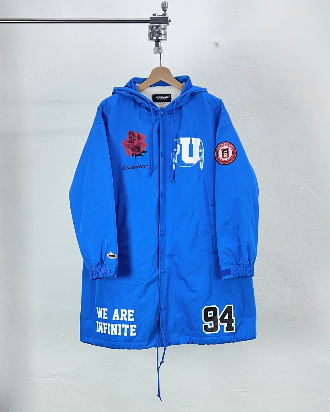 언더커버 19AW 네온 블루 로즈 프린팅 랑게 후디 레인 코트 자켓 상품이미지1