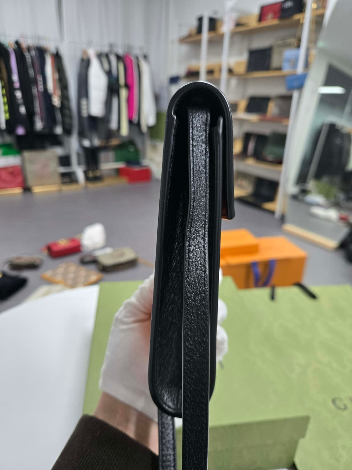 [40%할인] 구찌 오프더그리드 폰홀더백 상품이미지2