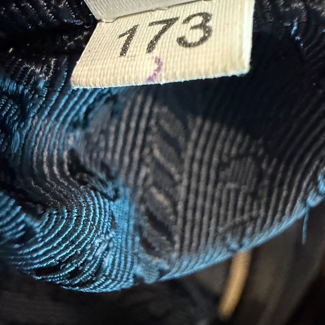 프라다 테수토 고프레 나일론 토트백 상품이미지4