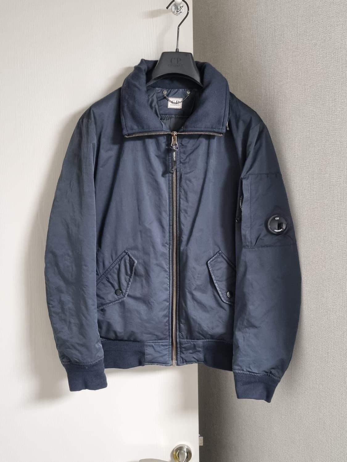 cp컴퍼니 패딩 봄버자켓 상품이미지1