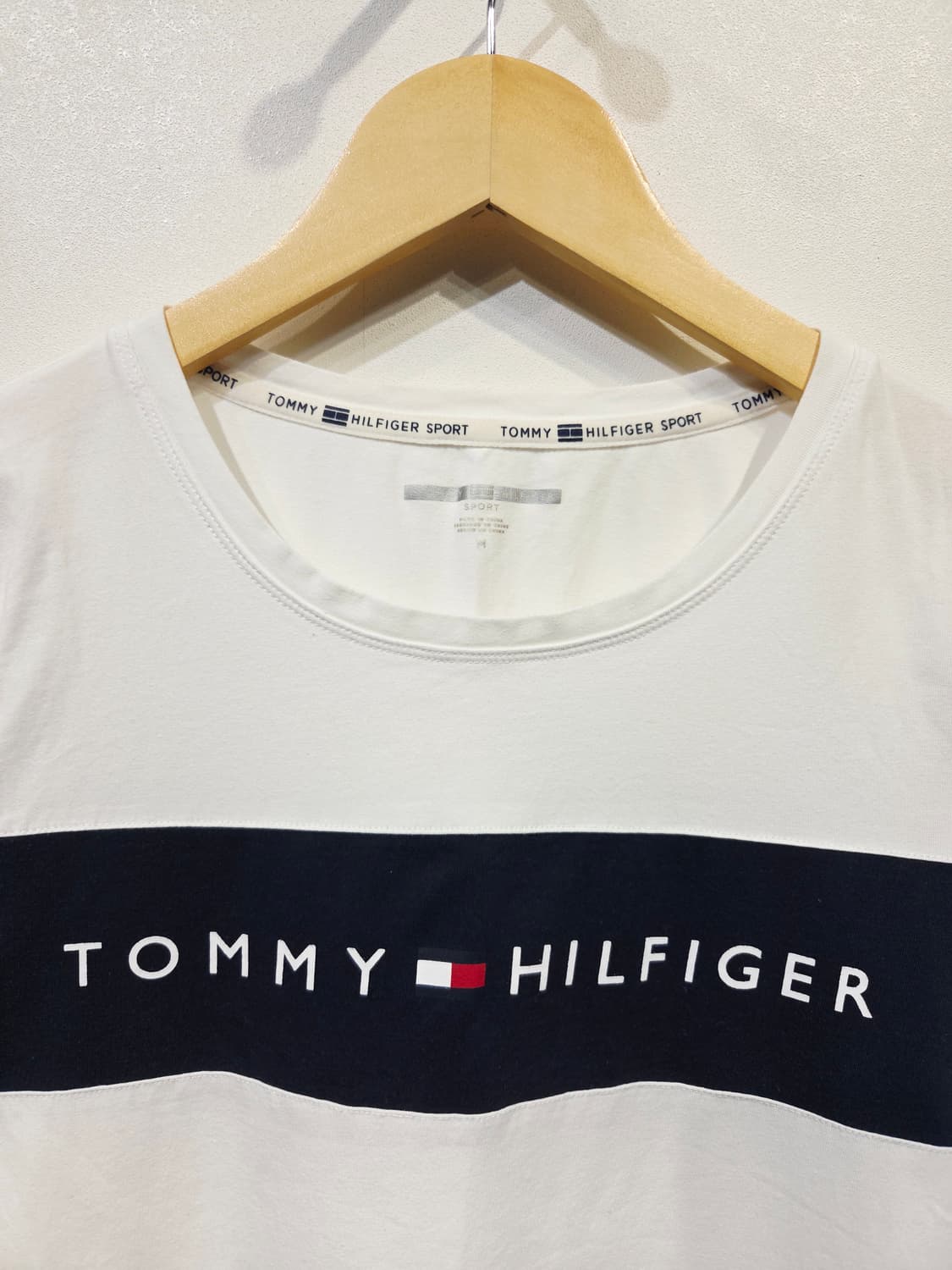 타미힐피거 스포츠 빅로고 배색 반팔 티셔츠 상품이미지3