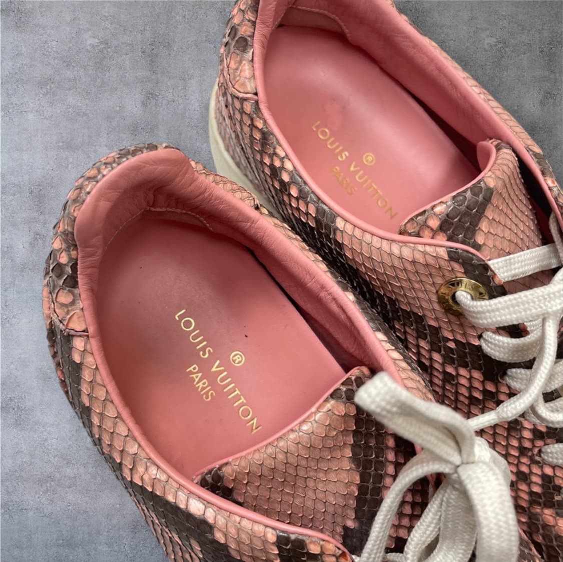 루이비통 Louis vuitton 핑크 파이톤 레더 스니커즈 35 상품이미지5