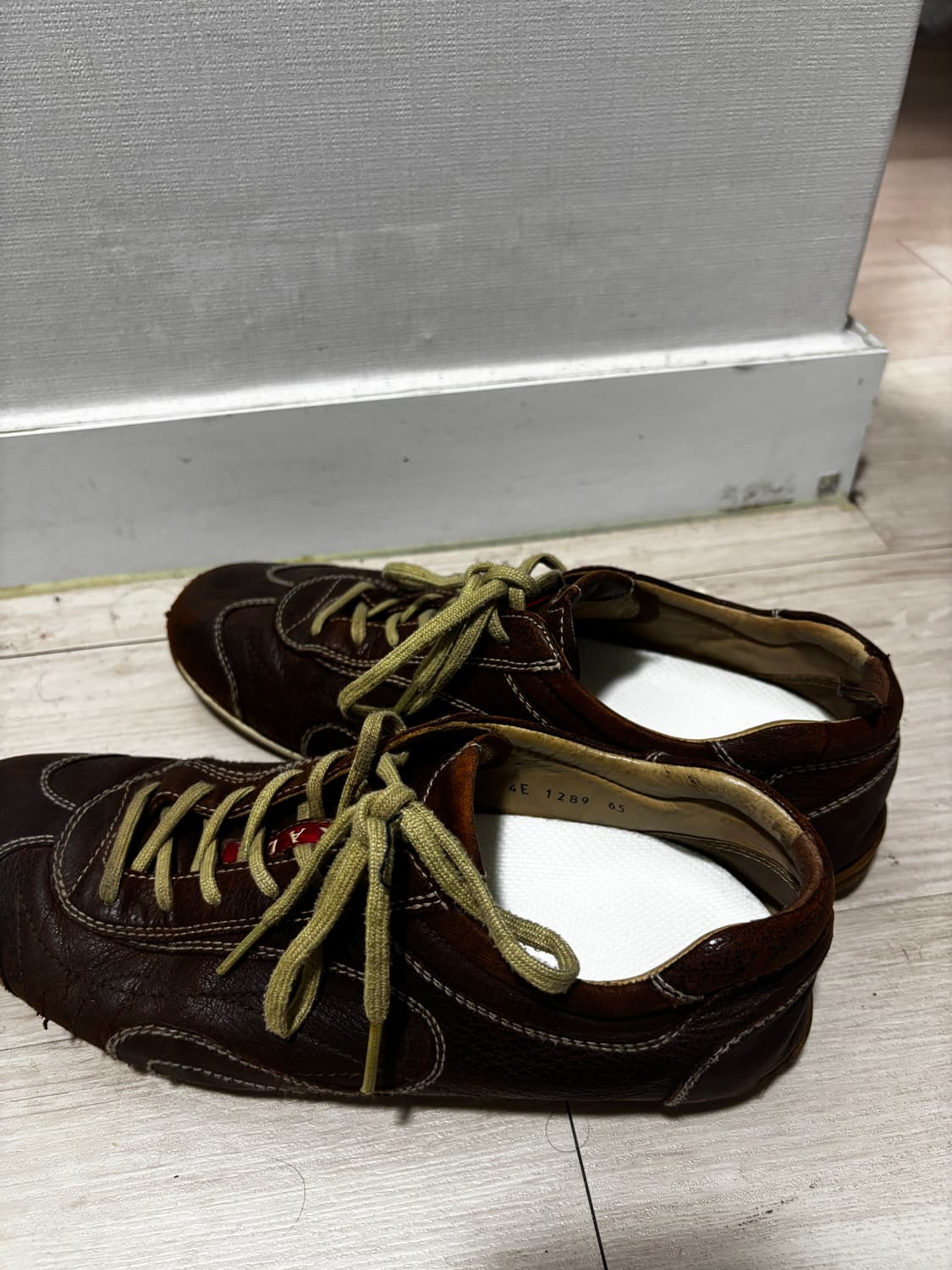 프라다 빈티지 레더스니커즈 250~255 상품이미지3