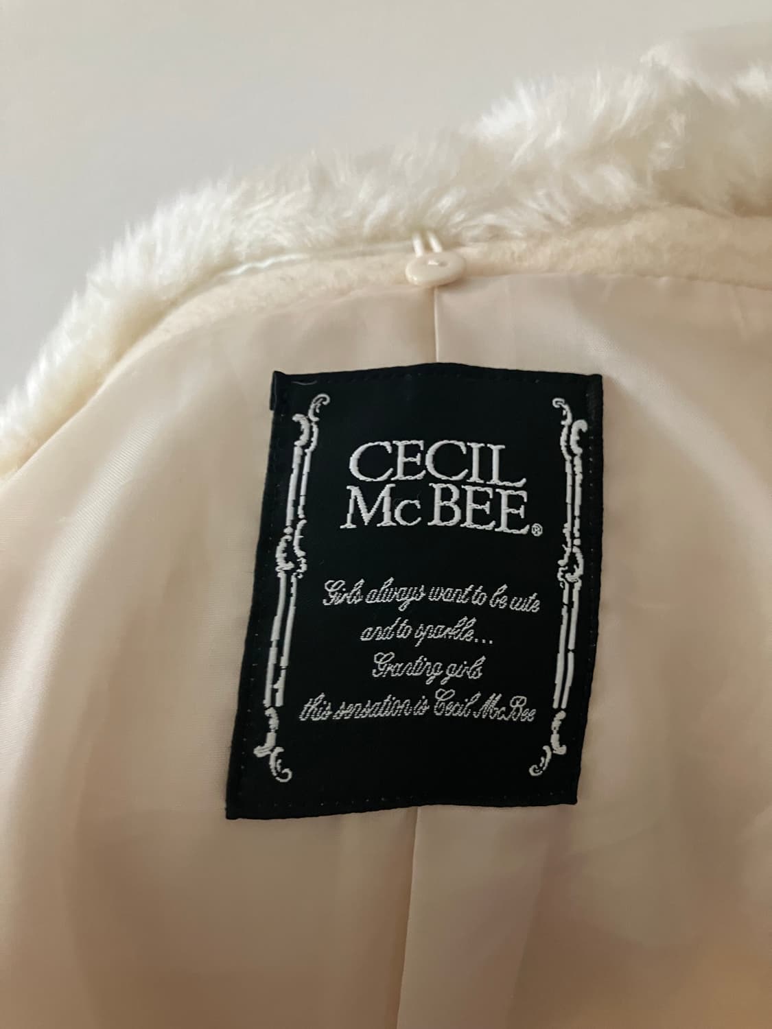 CECIL McBEE 세실맥비 울혼방 퍼 코트 히메갸루 상품이미지4