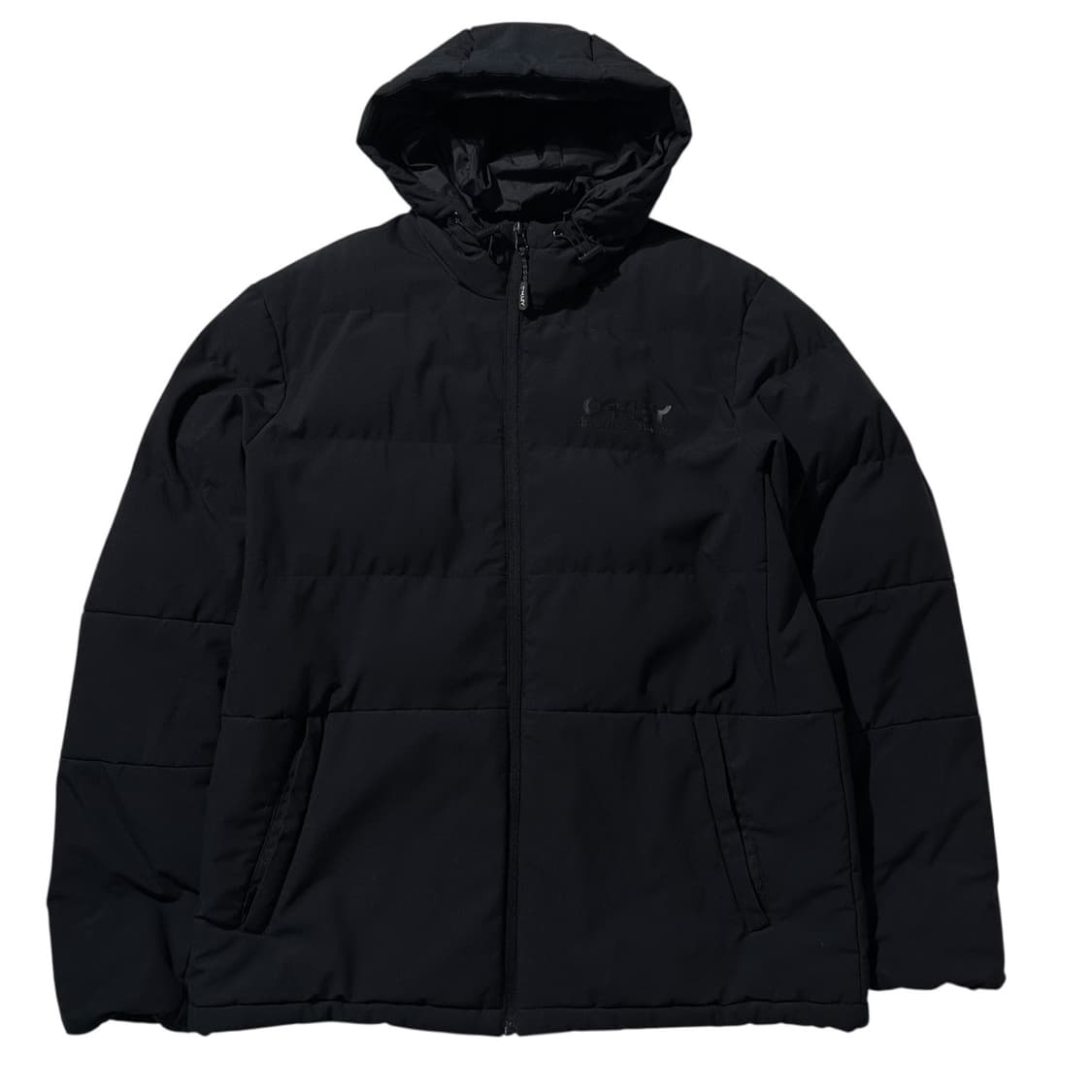 오클리 체스트 로고 푸퍼 패딩 블랙 상품이미지1