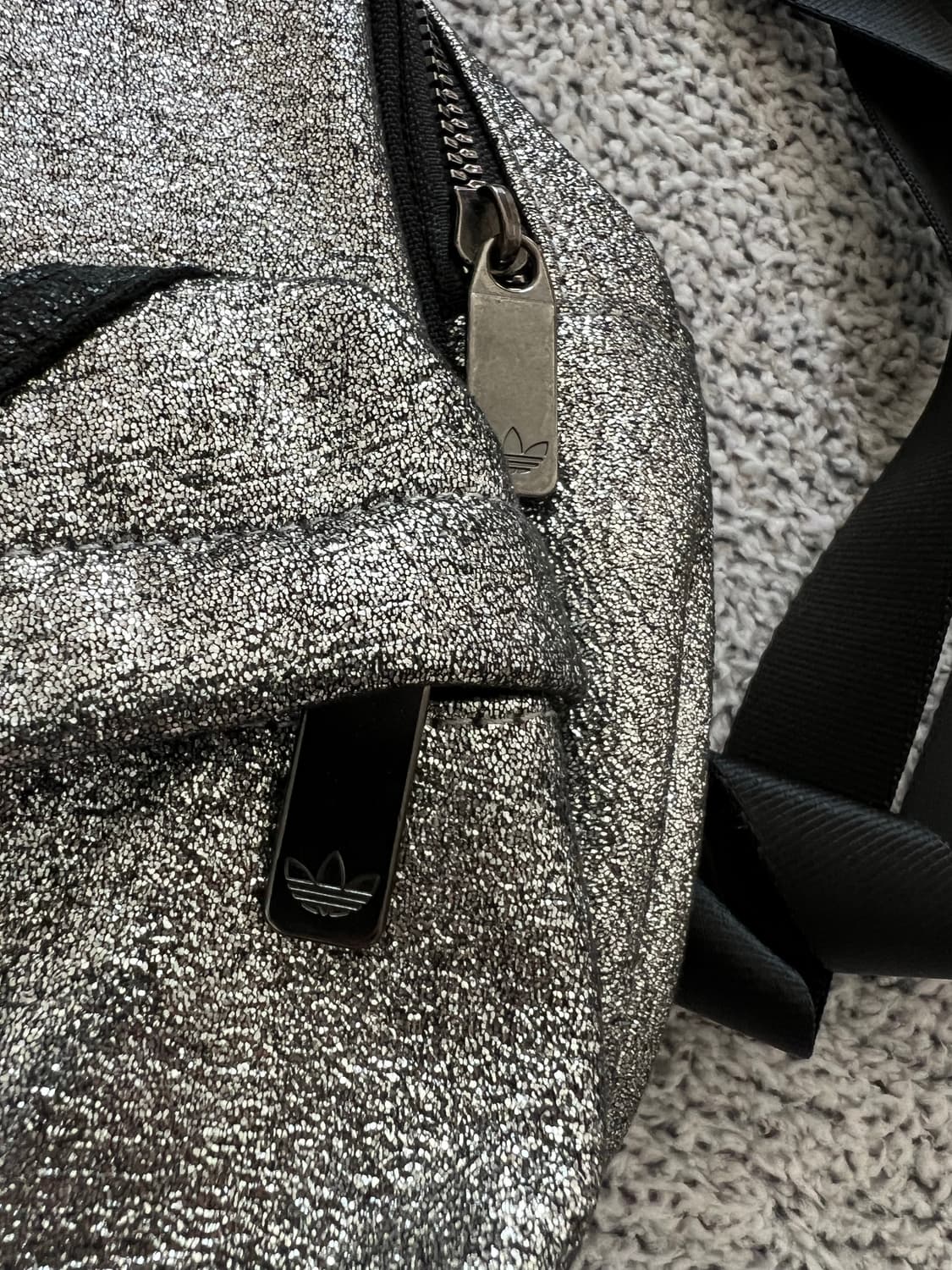 아디다스 메탈릭 미니 백팩 상품이미지4