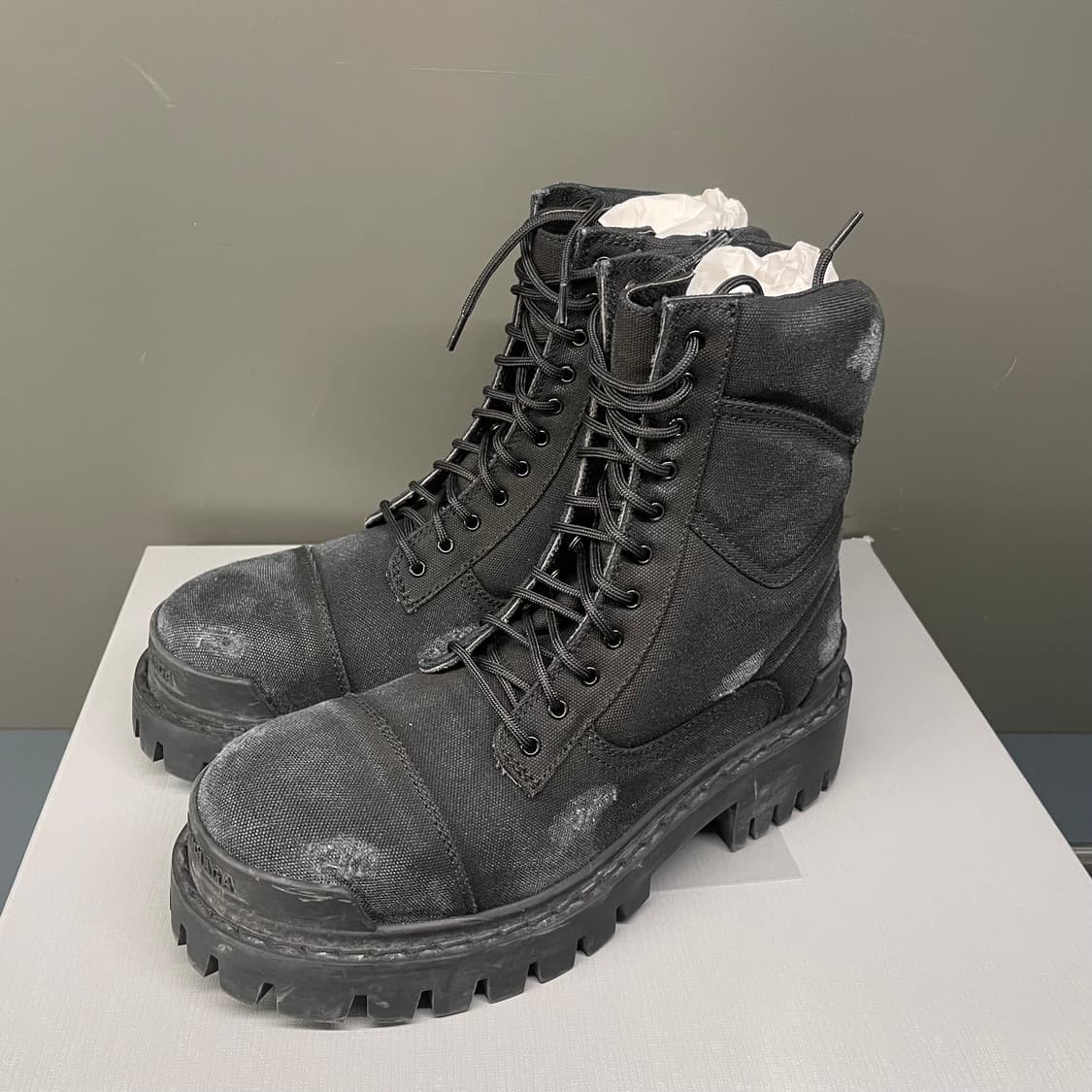 발렌시아가 스트라이크 부츠 상품이미지1