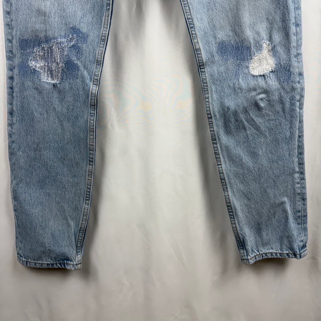 (30) 리바이스 512 데미지 슬림핏 연청 데님 팬츠 상품이미지3