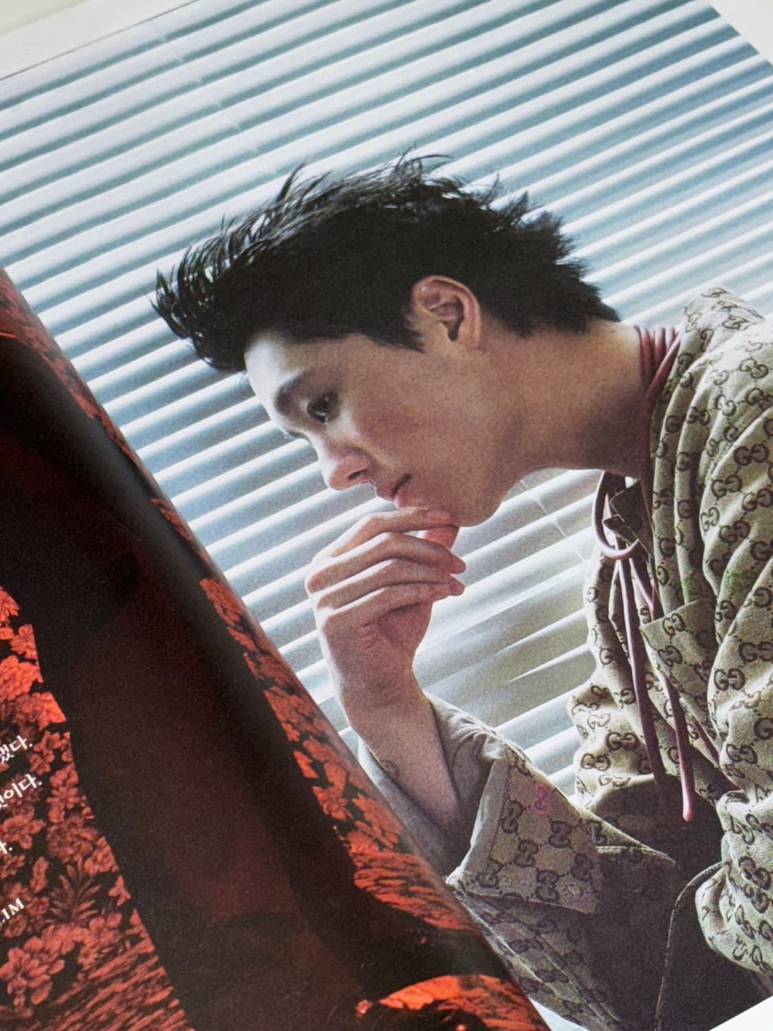 신품 / W Korea BTS V 더블유매거진 뷔  상품이미지3