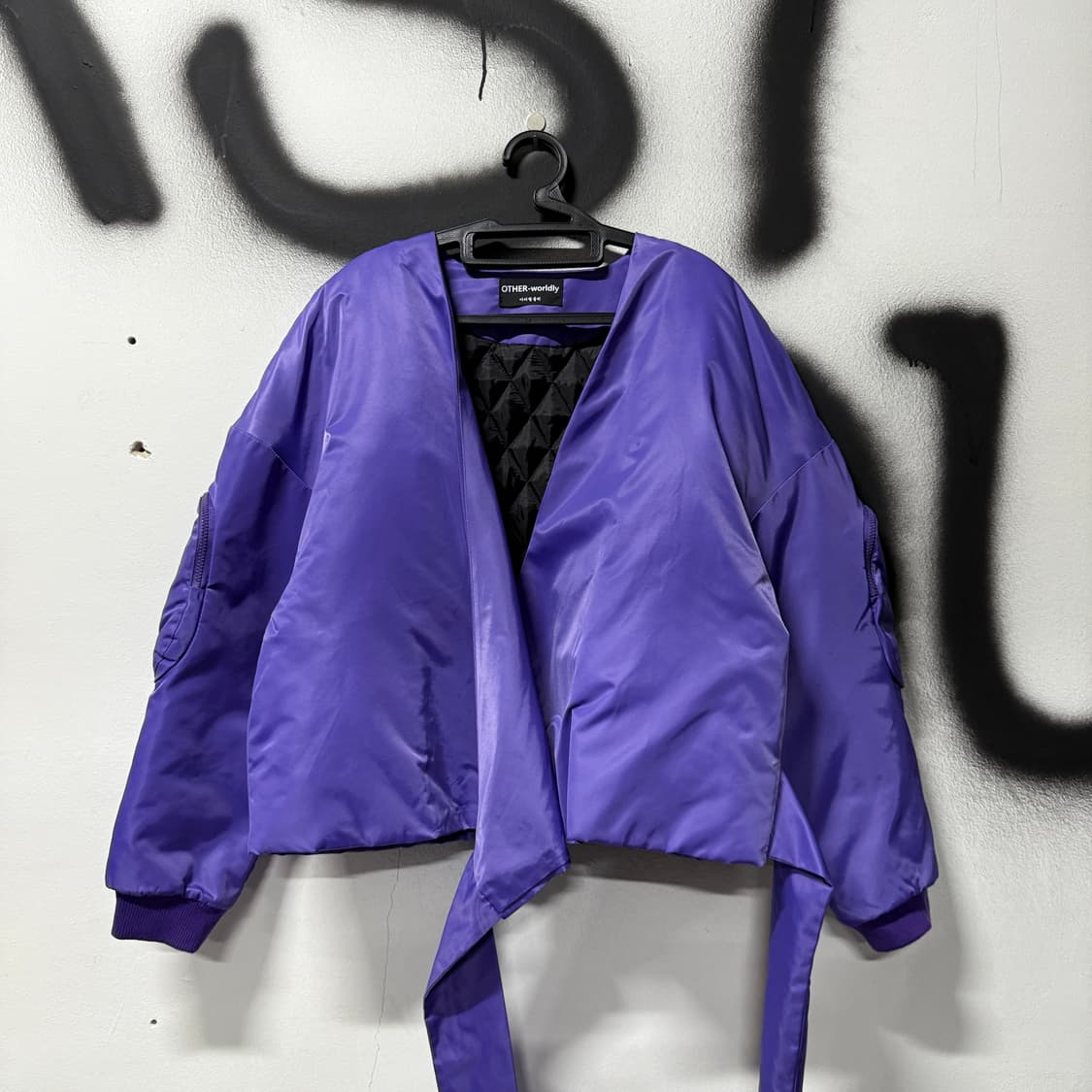 아더 월들리 바이올렛 Ma-1 랩 디자인 퀼팅 봄버 자켓 상품이미지1