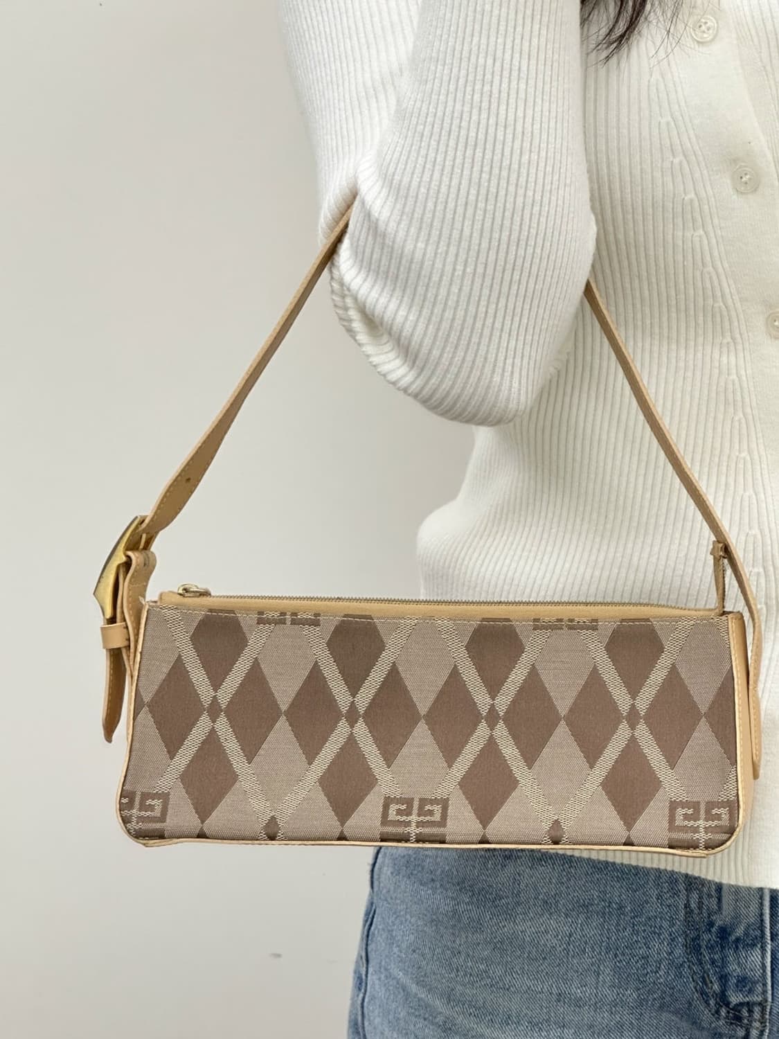 givenchy / 지방시 베이지 로고 숄더백  상품이미지9