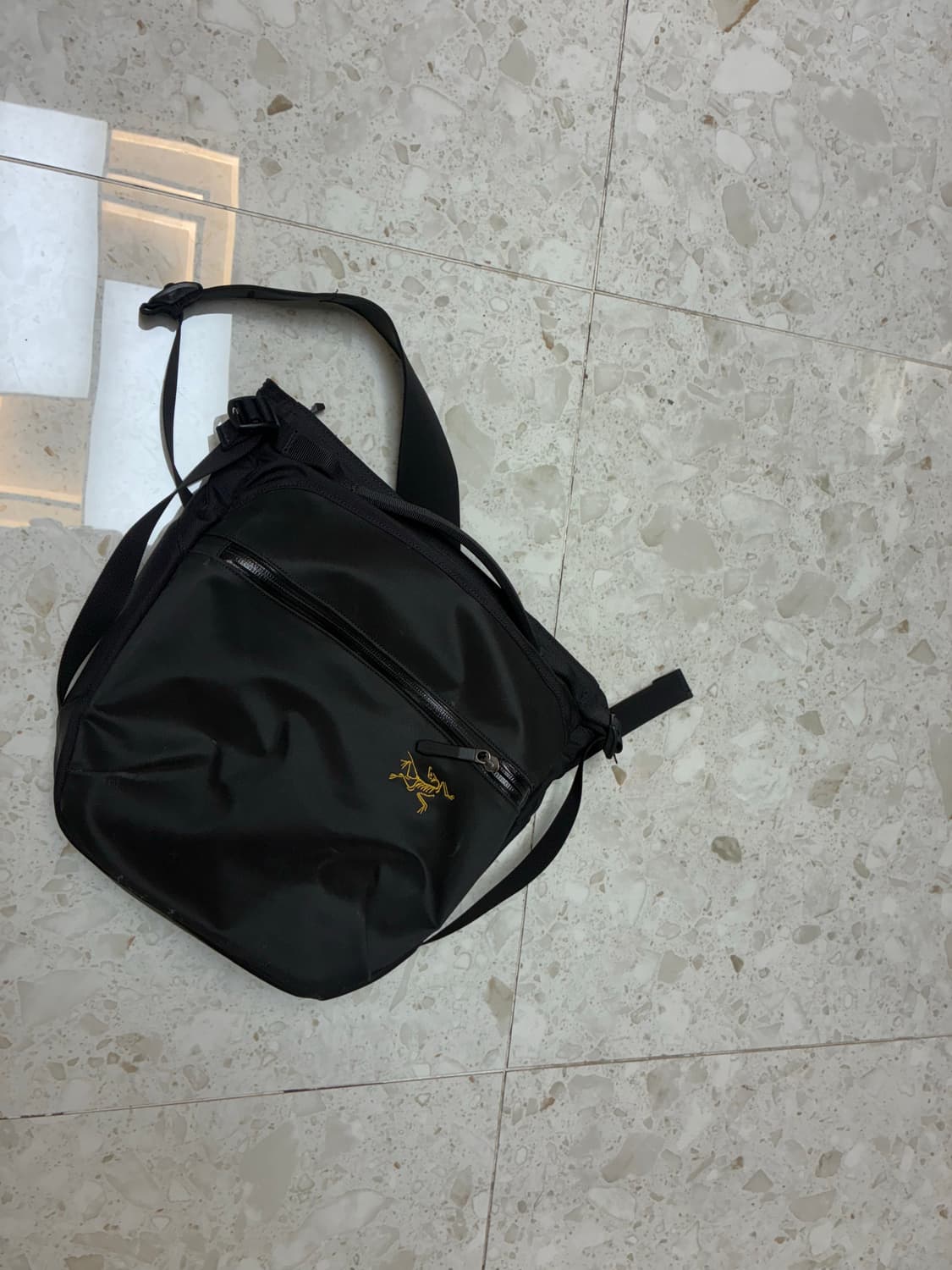 아크테릭스 아로8 숄더백 블랙 상품이미지2