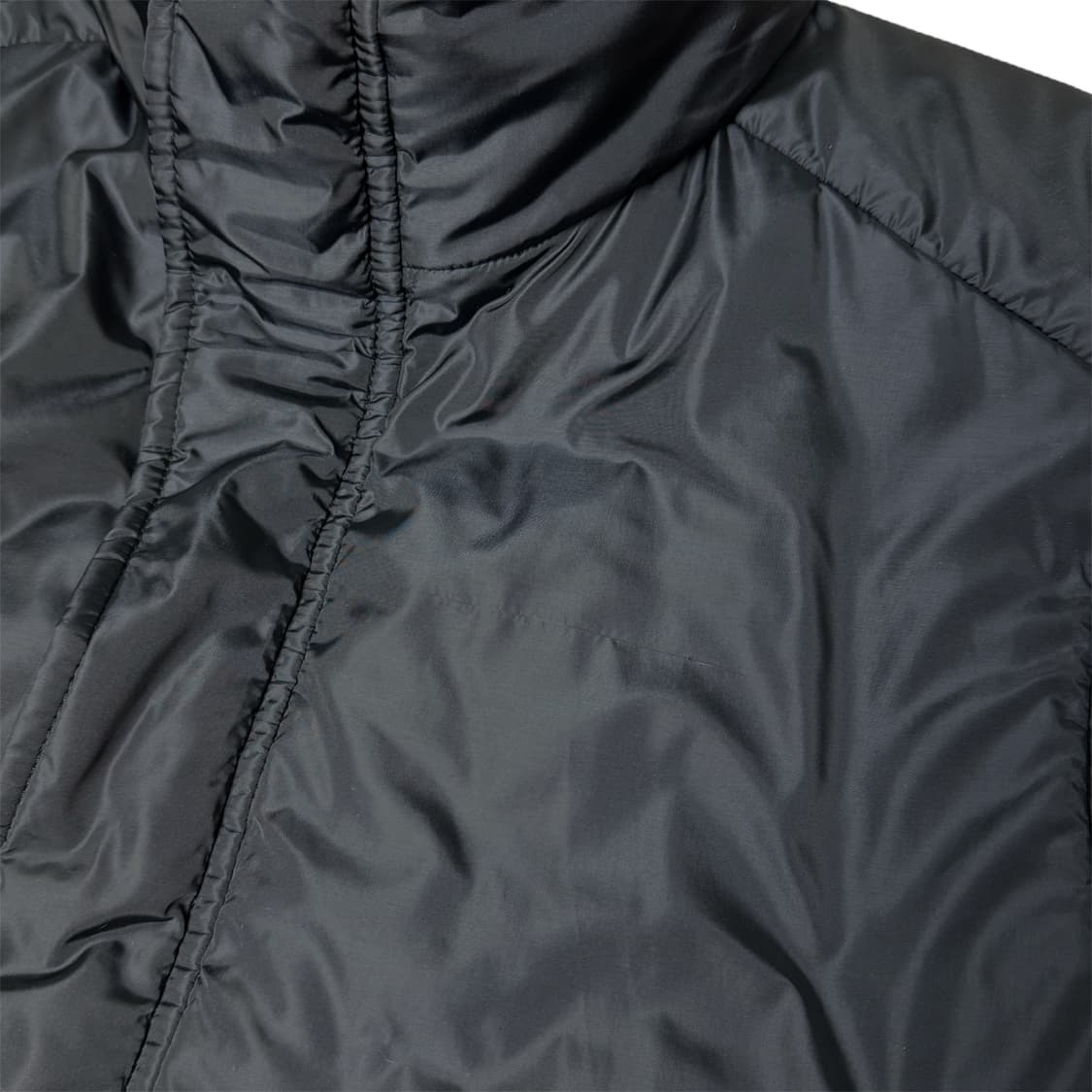 (44) 프라다 경량패딩 네이비 상품이미지9