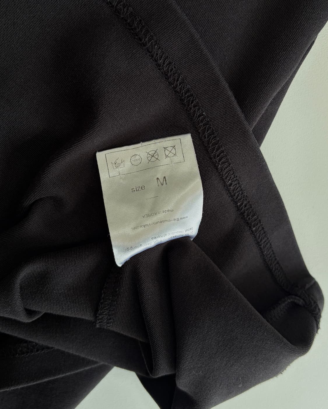 [M]더뮤지엄비지터 래빗 반팔 티셔츠 상품이미지9