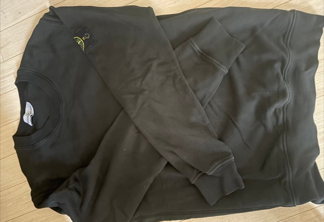 스톤아일랜드 맨투맨 블랙 l 상품이미지1