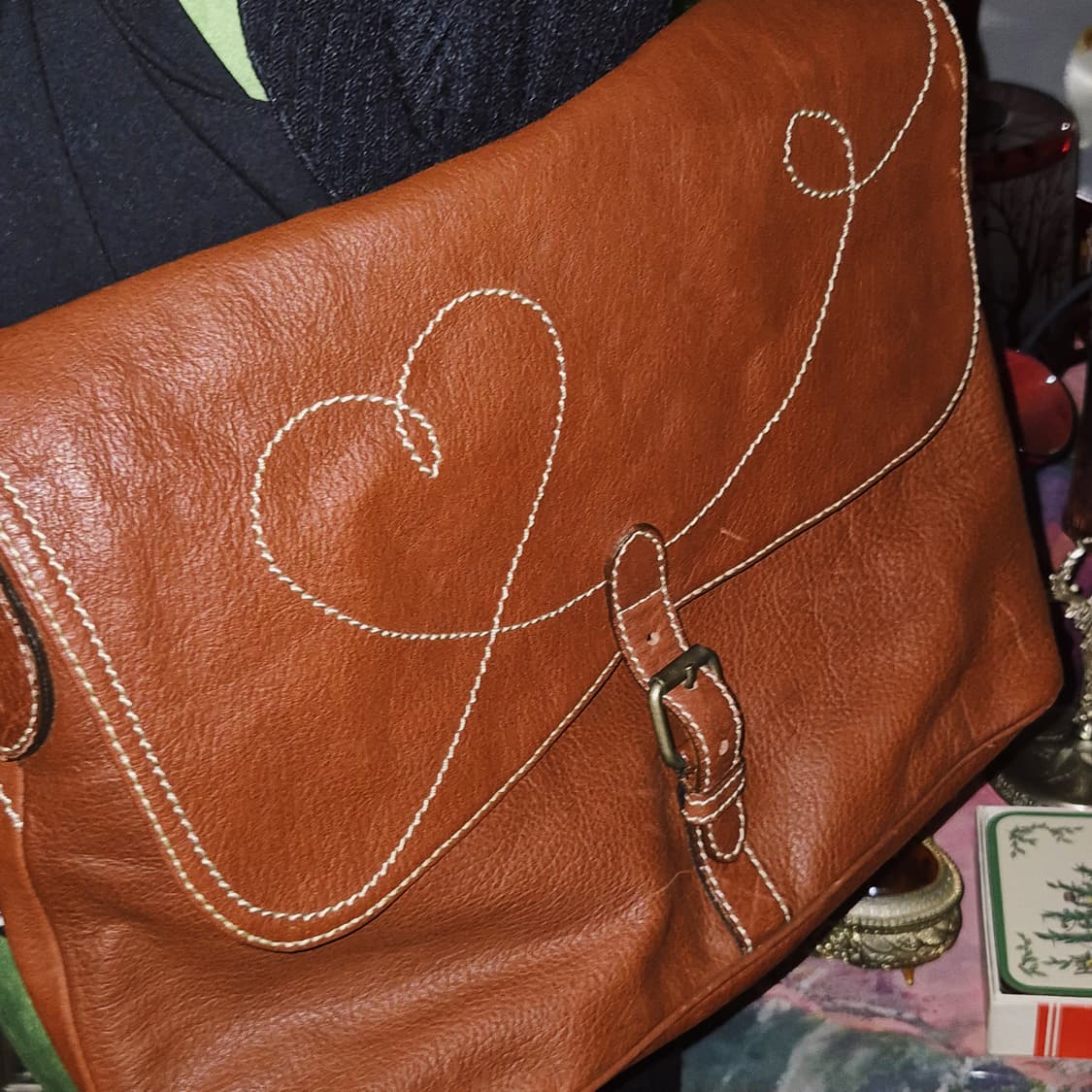 90s 이탈리아 모스키노 스티치 하트 레더 체인 백 상품이미지8