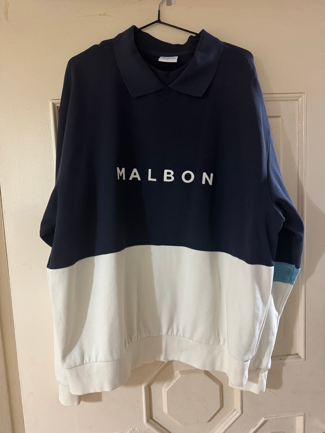 말본 카라 맨투맨 팝니다 상품이미지1