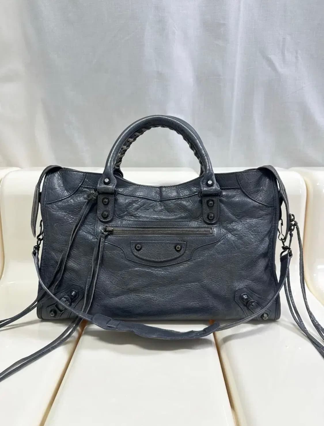 발렌시아가 시티 모터백 미디움 다크그레이 흑장 상품이미지2