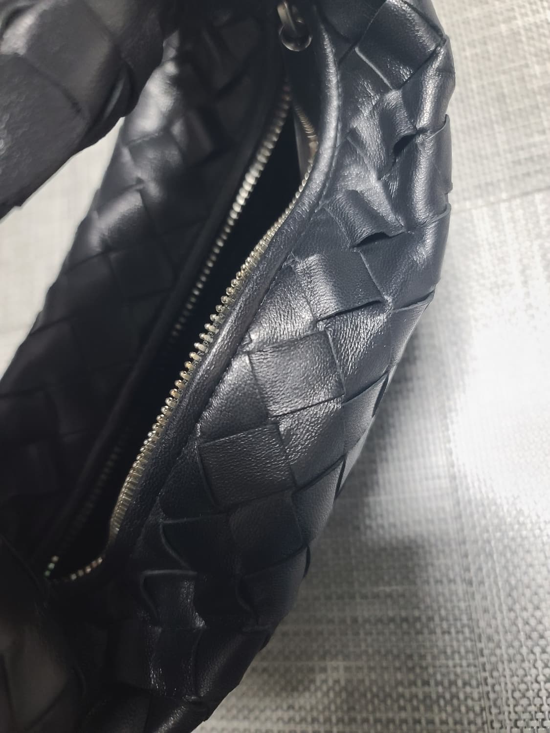 보테가베네타 조디백 미니 블랙 은장 토트백 상품이미지5