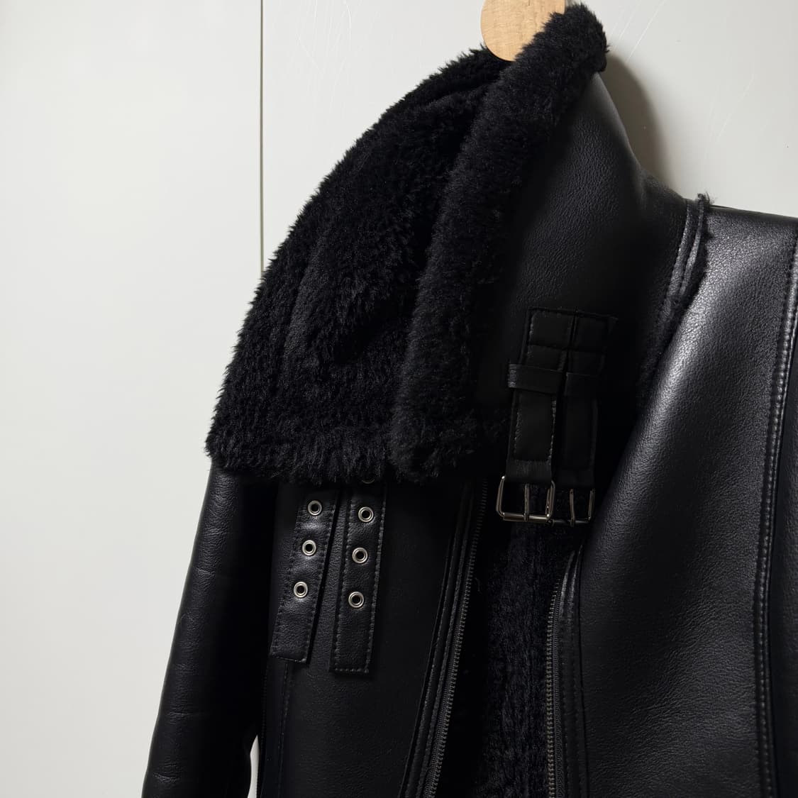 블랙 하이넥 퍼 카라 크롭 무스탕 자켓 상품이미지4