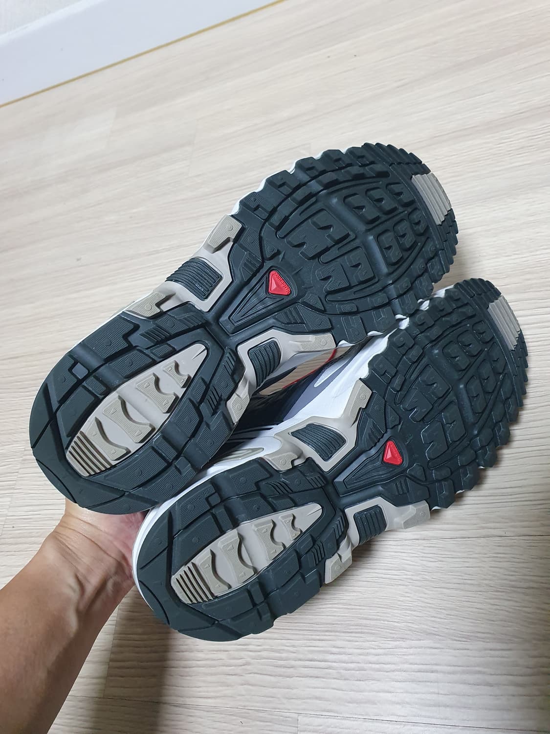 살로몬 ACS 프로 벨루가 트레킹화 240 상품이미지7