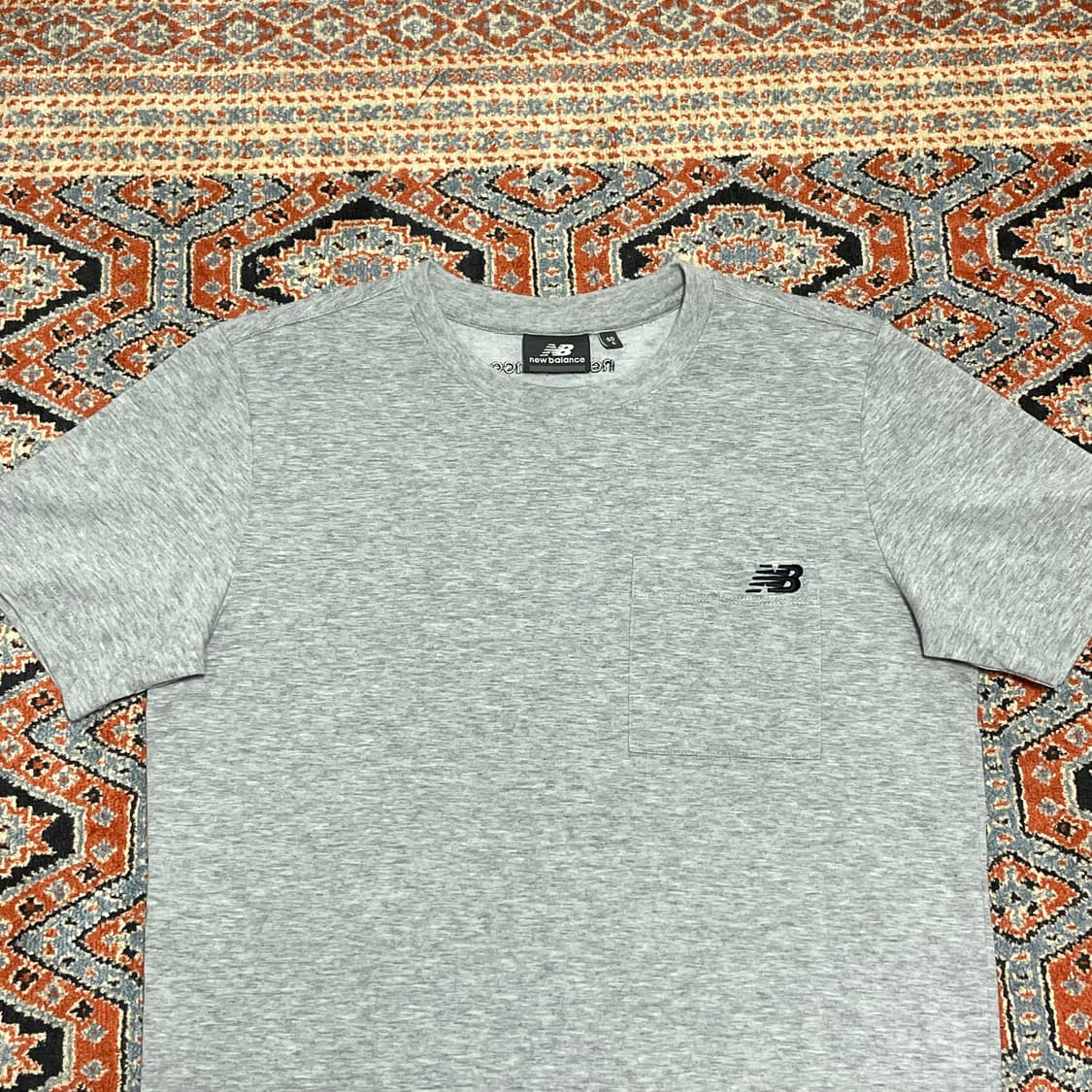 뉴발란스 그레이 포켓 반팔티셔츠 여성S 상품이미지2