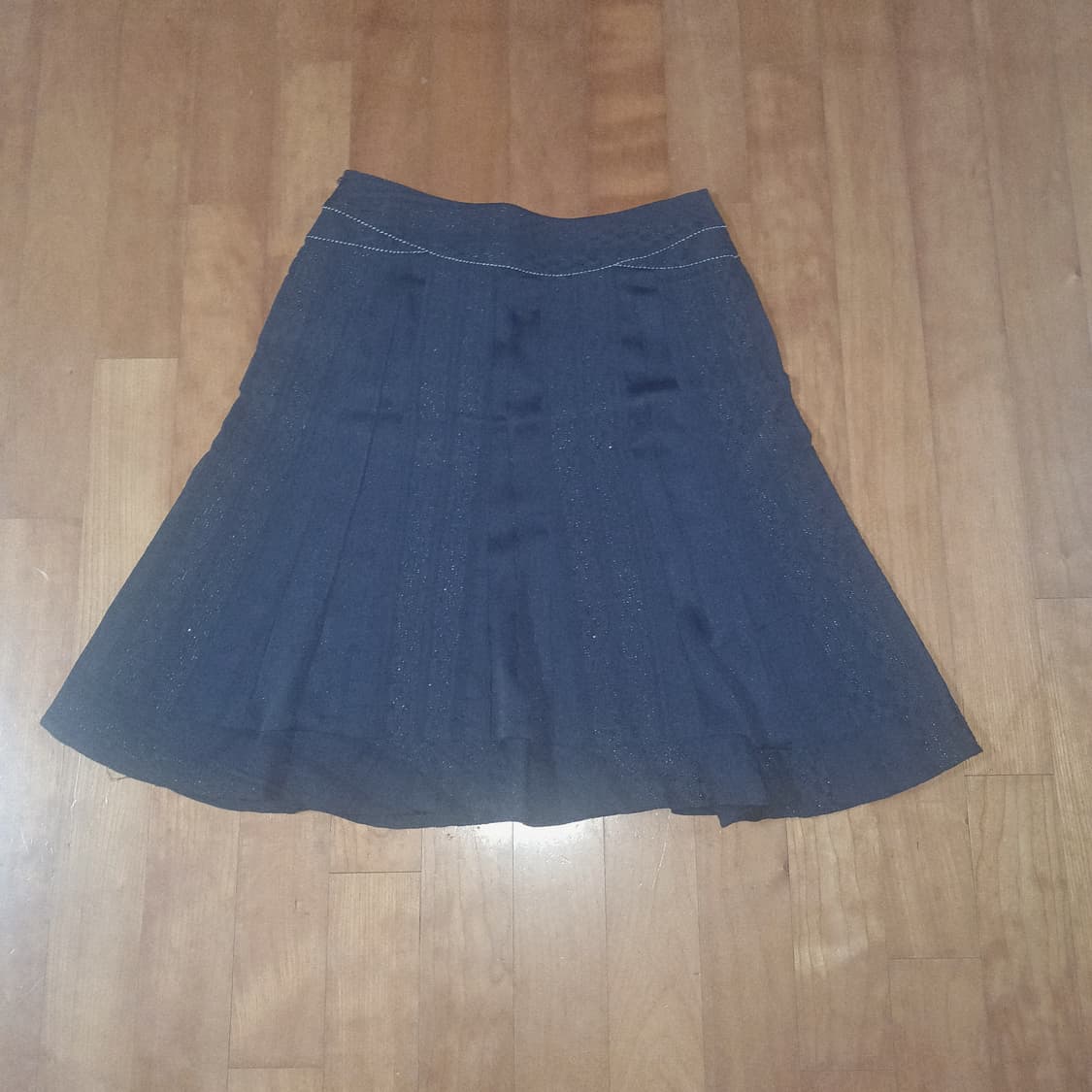 비즈 디테일 네이비 스커트 상품이미지1